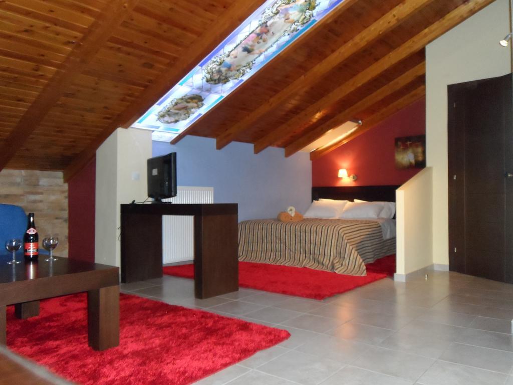 Hotel Prigipikon Suites And Sofites Loutra Ipatis Exterior foto