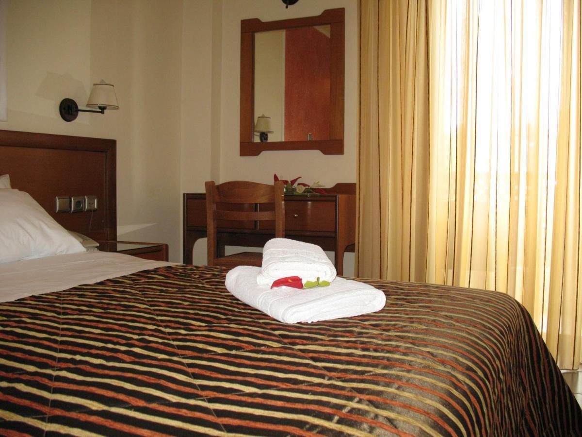 Hotel Prigipikon Suites And Sofites Loutra Ipatis Exterior foto