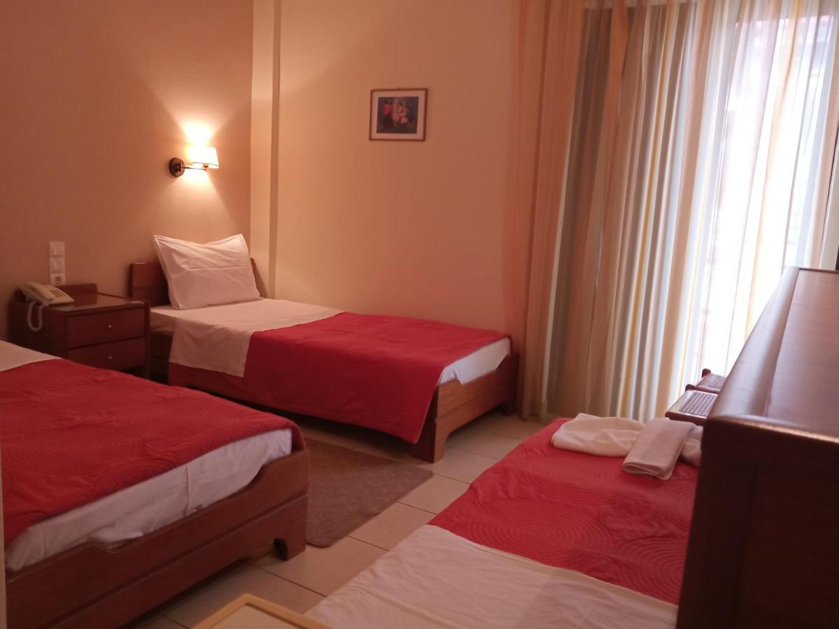 Hotel Prigipikon Suites And Sofites Loutra Ipatis Exterior foto