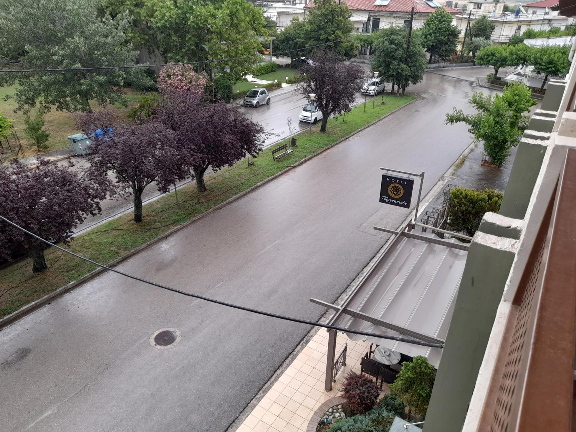 Hotel Prigipikon Suites And Sofites Loutra Ipatis Exterior foto