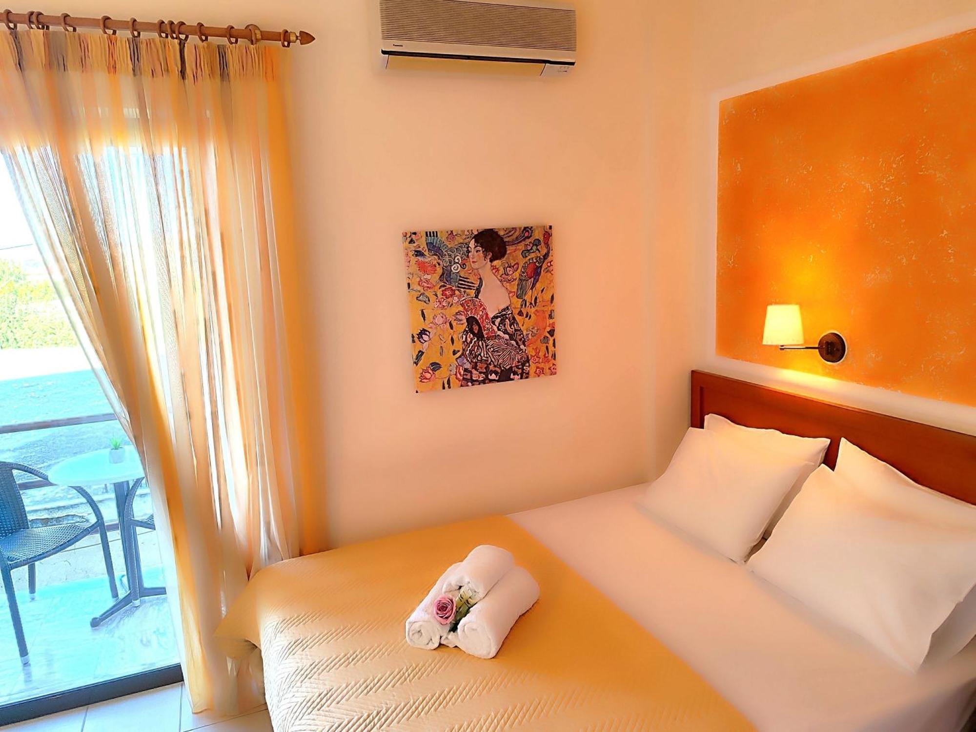 Hotel Prigipikon Suites And Sofites Loutra Ipatis Exterior foto