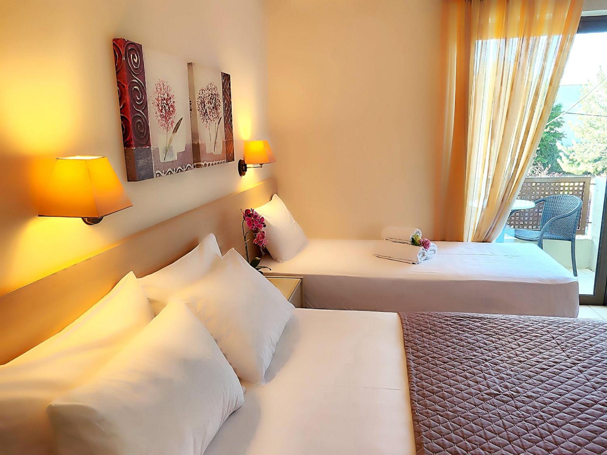 Hotel Prigipikon Suites And Sofites Loutra Ipatis Exterior foto