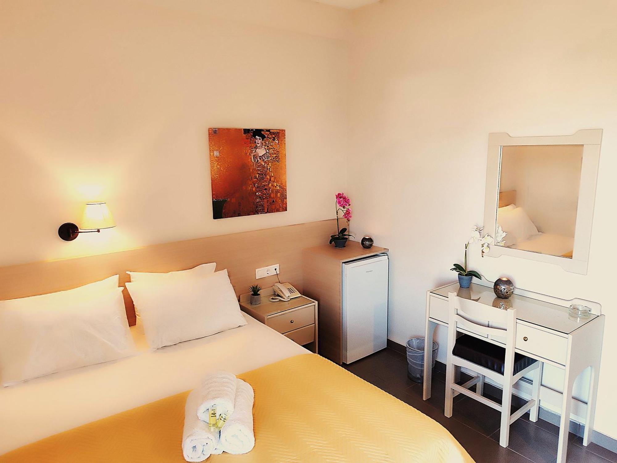 Hotel Prigipikon Suites And Sofites Loutra Ipatis Exterior foto